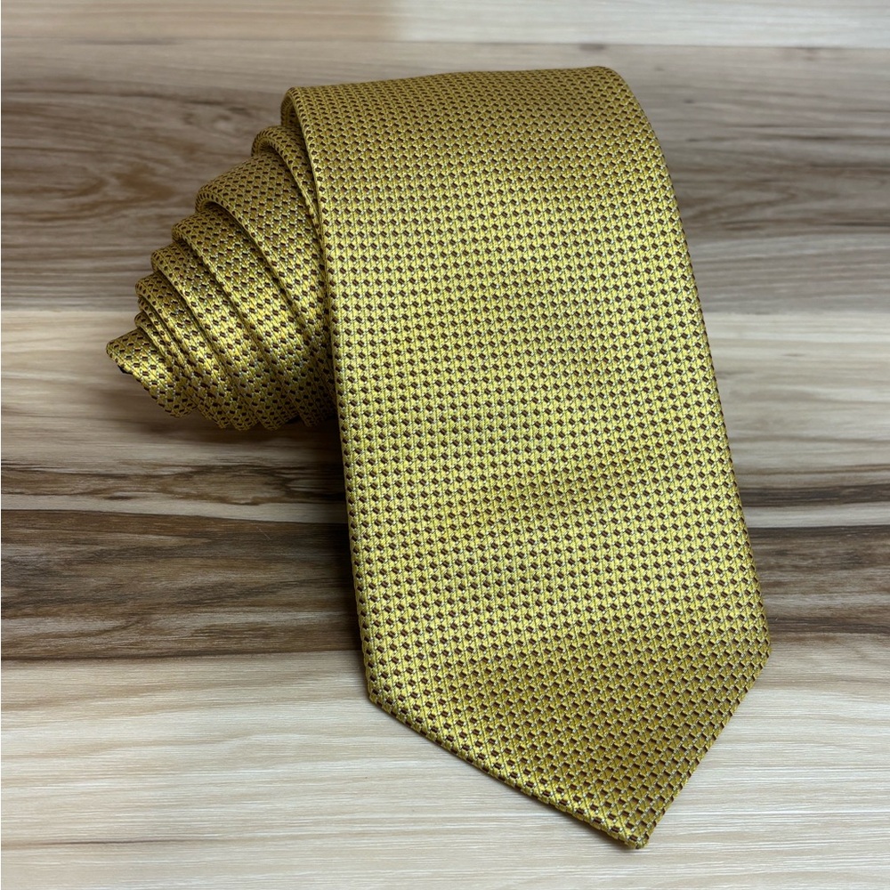 Trevisan Venezia woven gold silk tie 
Size 62” by 4”